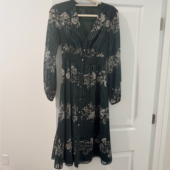 Ted Baker DELYLA
Meadow Sweep long sleeved midi dress - Picture 4 of 5